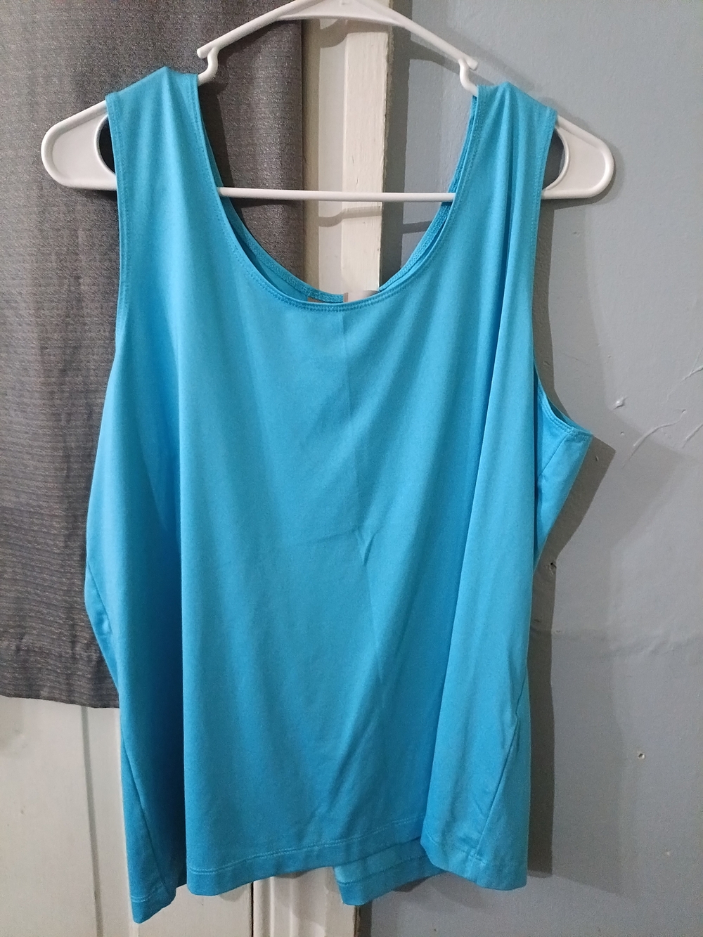 Chico's Bright Aqua Blue Scoop Neck Tank